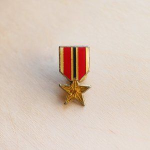 Vintage Military Bronze Star Medal Lapel Hat Pin